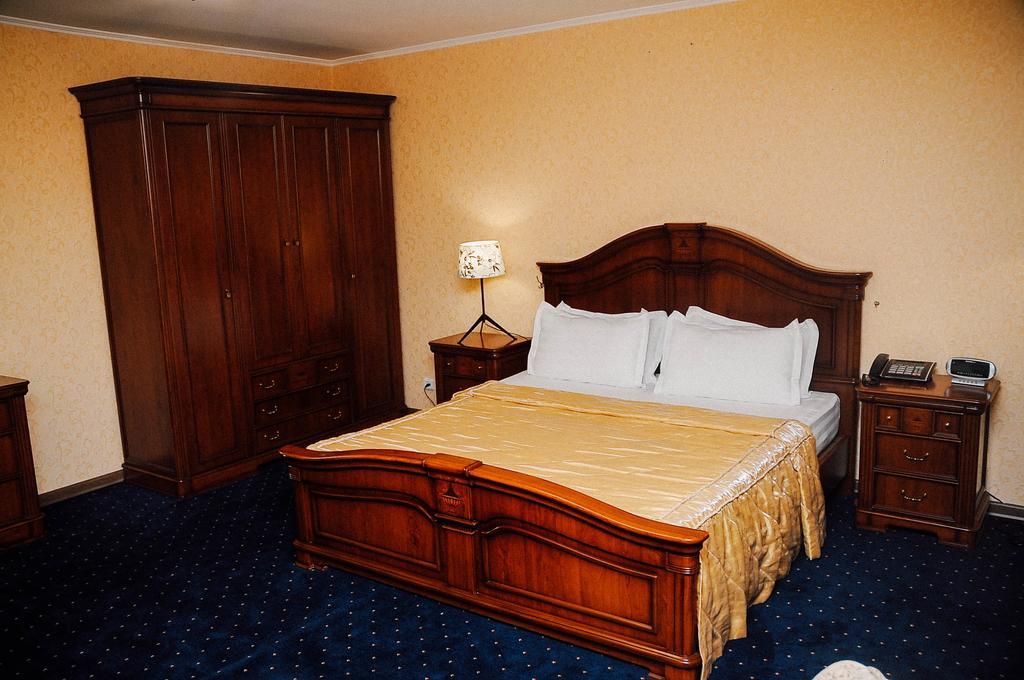 Dostyk Hotel Schymkent Exterior foto