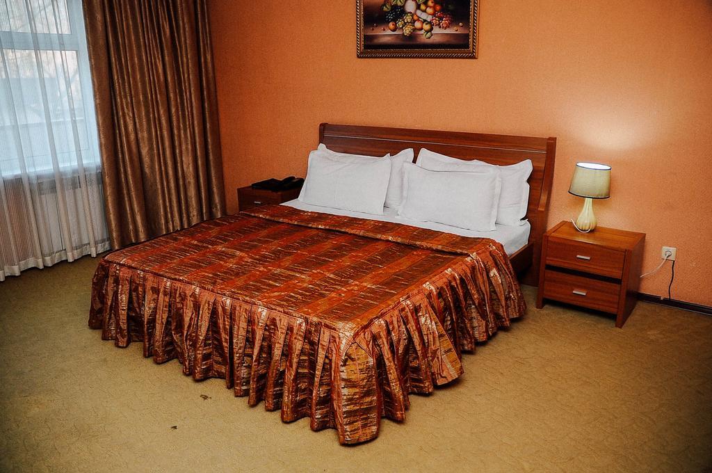 Dostyk Hotel Schymkent Exterior foto