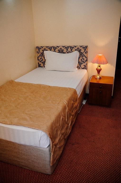 Dostyk Hotel Schymkent Exterior foto