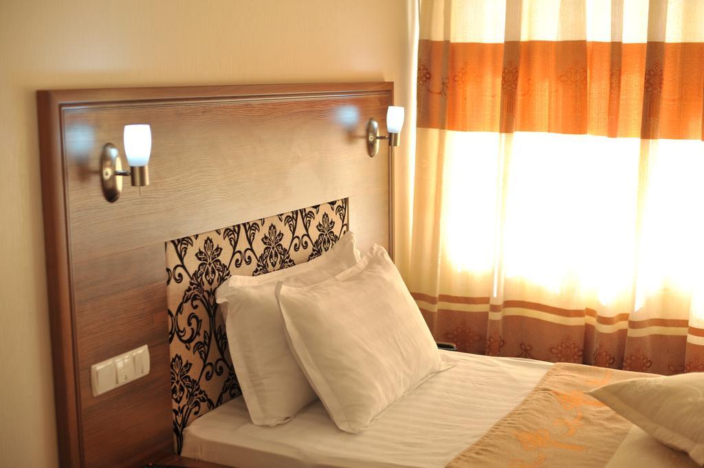 Dostyk Hotel Schymkent Exterior foto