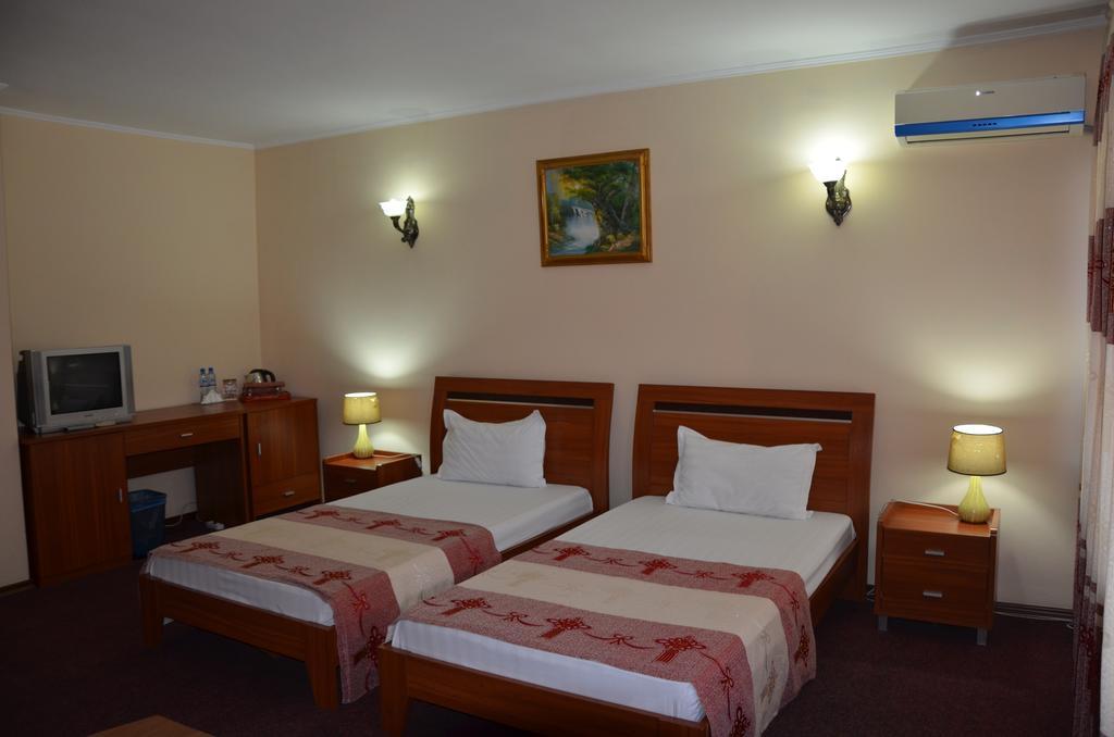Dostyk Hotel Schymkent Exterior foto