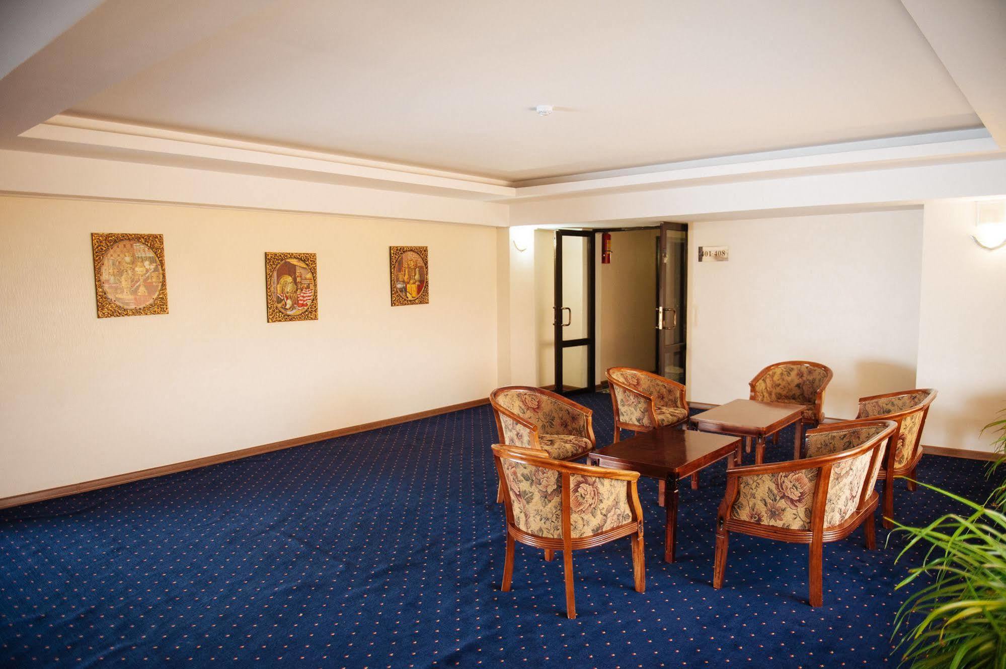 Dostyk Hotel Schymkent Exterior foto
