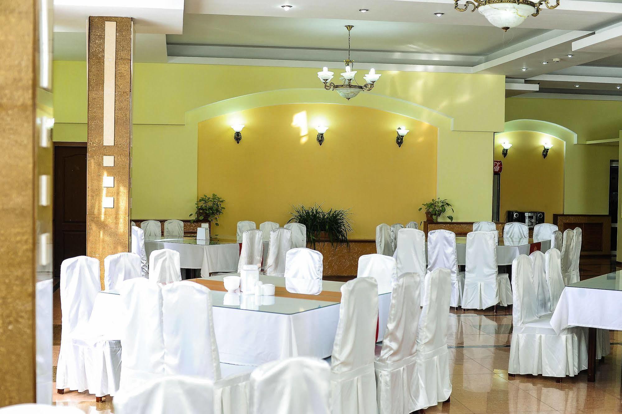 Dostyk Hotel Schymkent Exterior foto