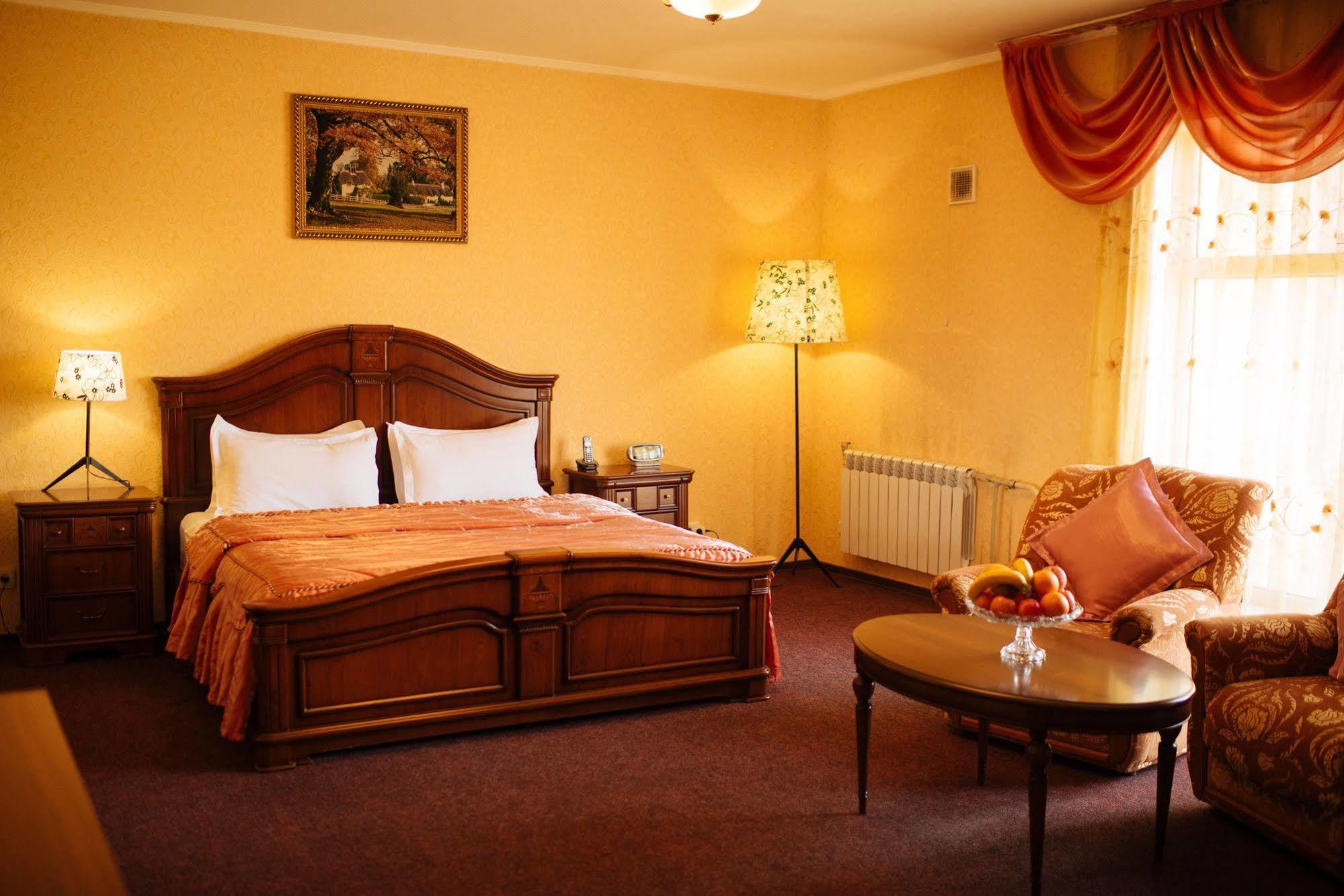 Dostyk Hotel Schymkent Exterior foto