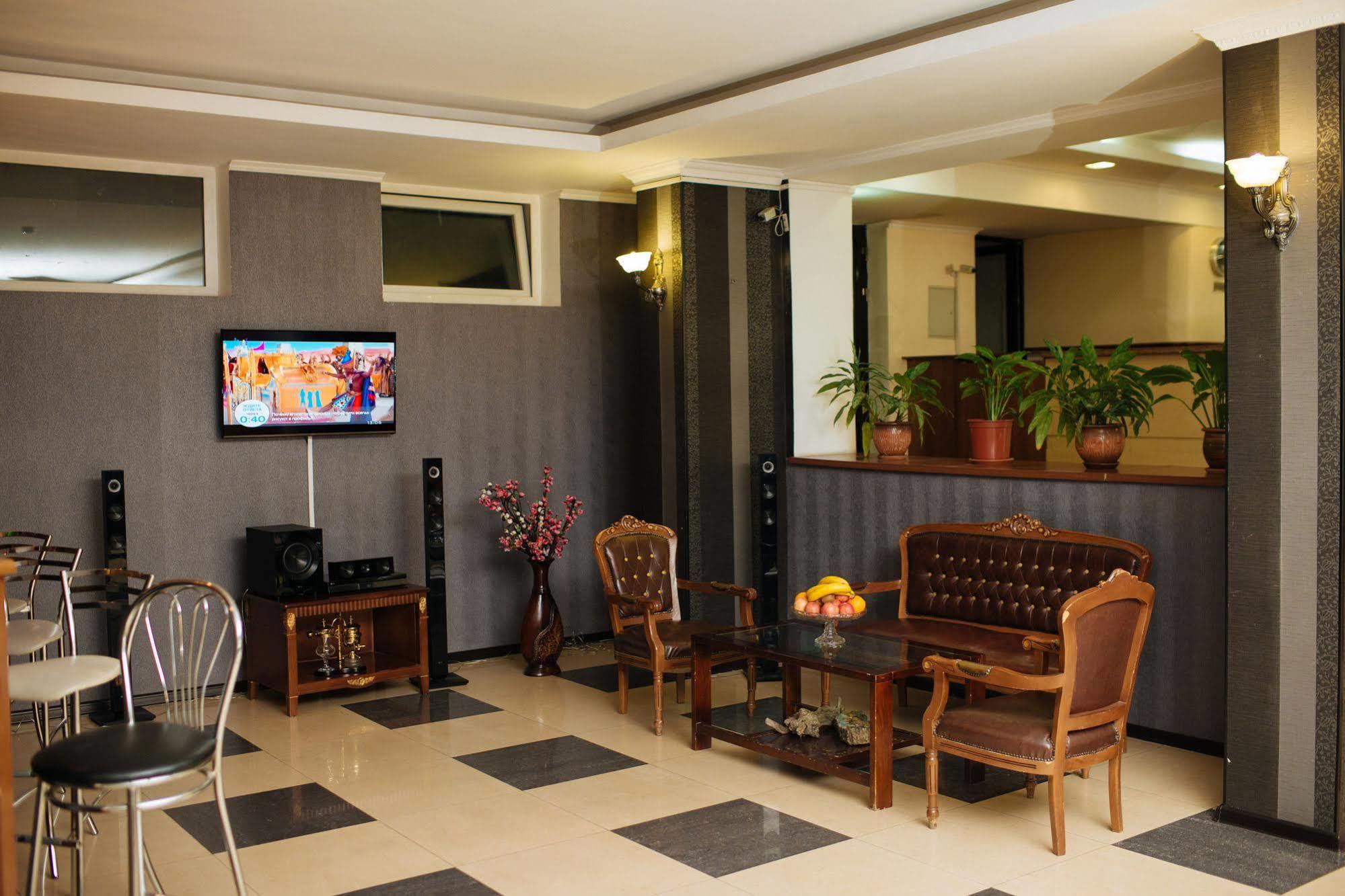 Dostyk Hotel Schymkent Exterior foto